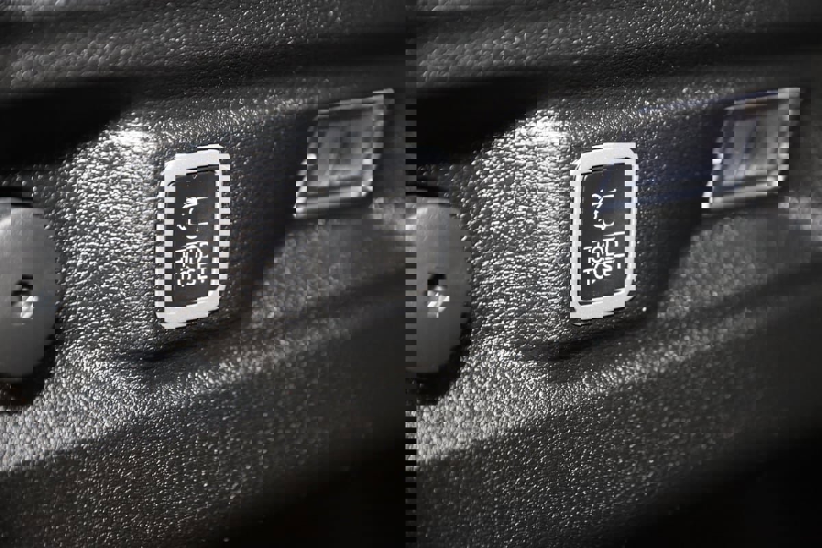 Used 2023 Jeep Grand Cherokee L Laredo image 51