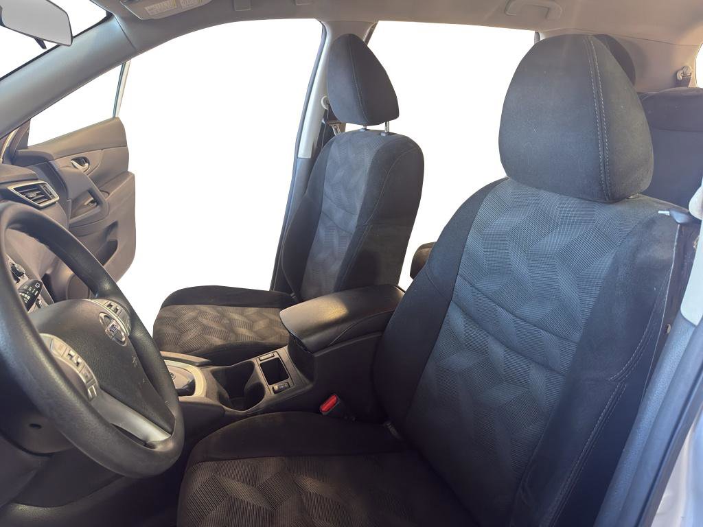 Used 2015 Nissan Rogue SV w/ SV Premium Package image 14