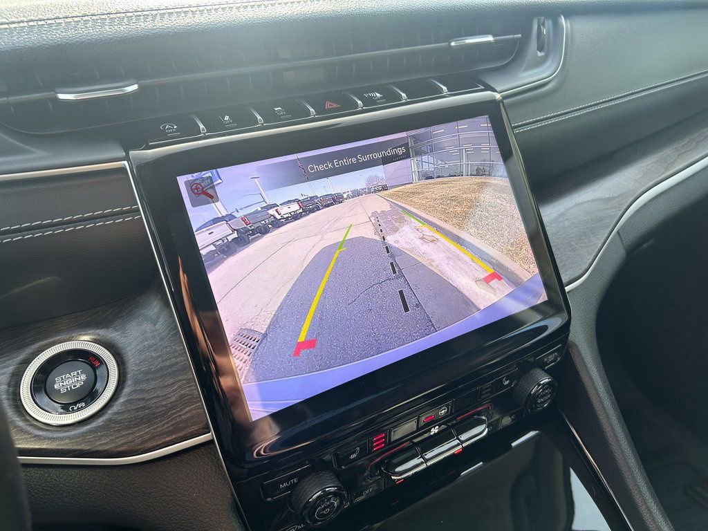 Used 2022 Jeep Grand Cherokee Limited image 26