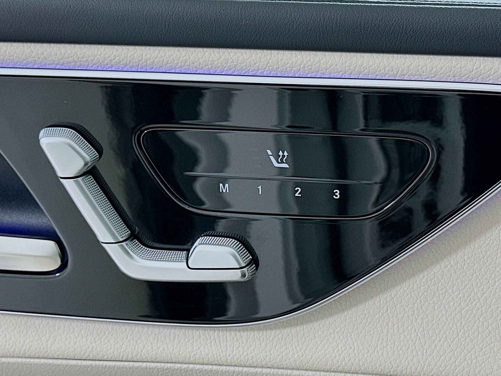 Certified 2025 Mercedes-Benz GLC 300 4MATIC image 21