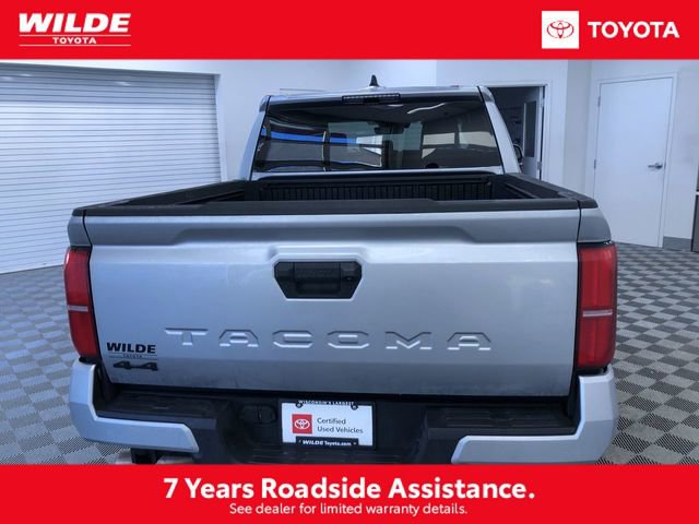 Certified 2025 Toyota Tacoma TRD Off-Road AWD/4WD image 5