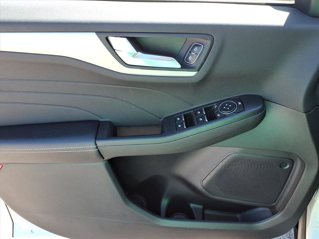 Used 2022 Ford Escape SEL image 16