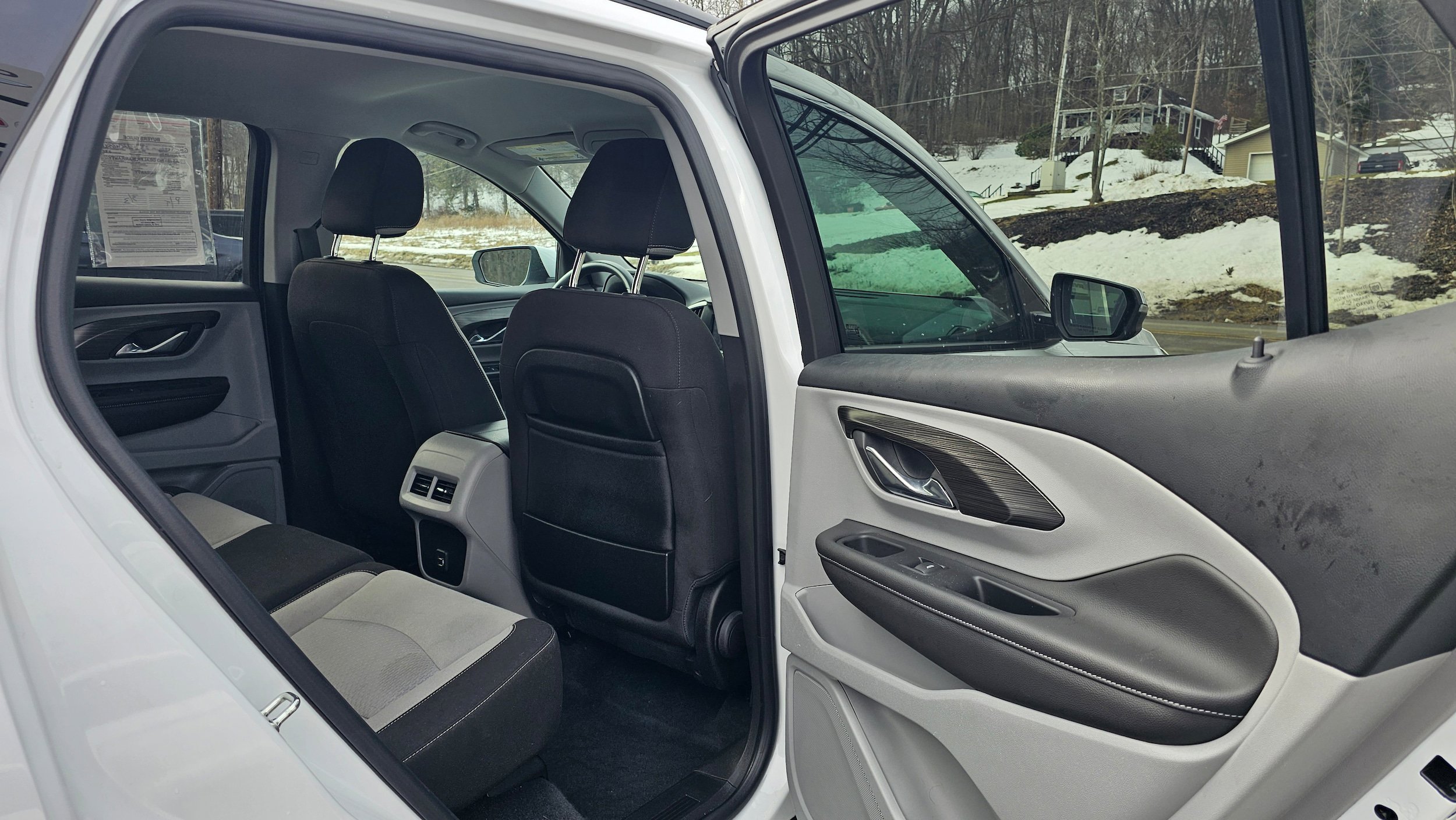 Used 2023 GMC Terrain SLE w/ Driver Convenience Package image 11