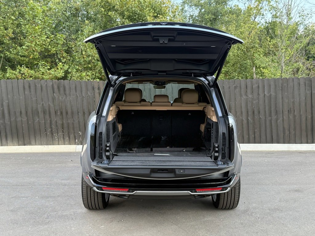 New 2025 Land Rover Range Rover Long Wheelbase SE image 5