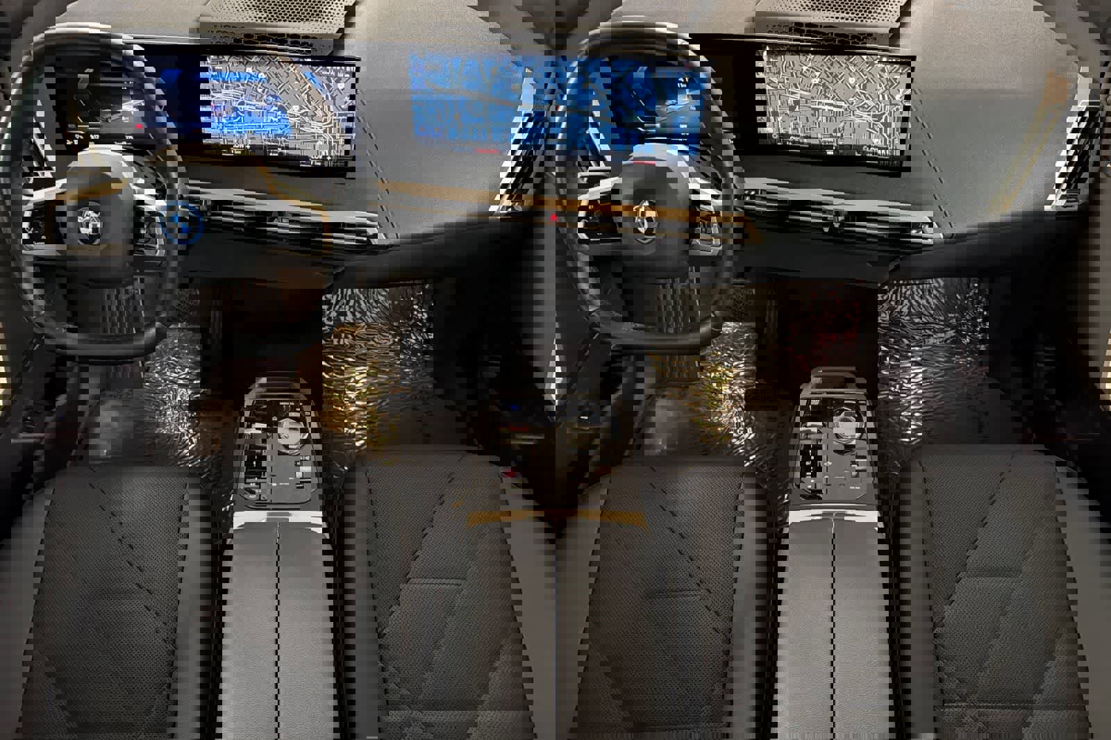 Used 2023 BMW iX xDrive50 w/ Sport Package image 3