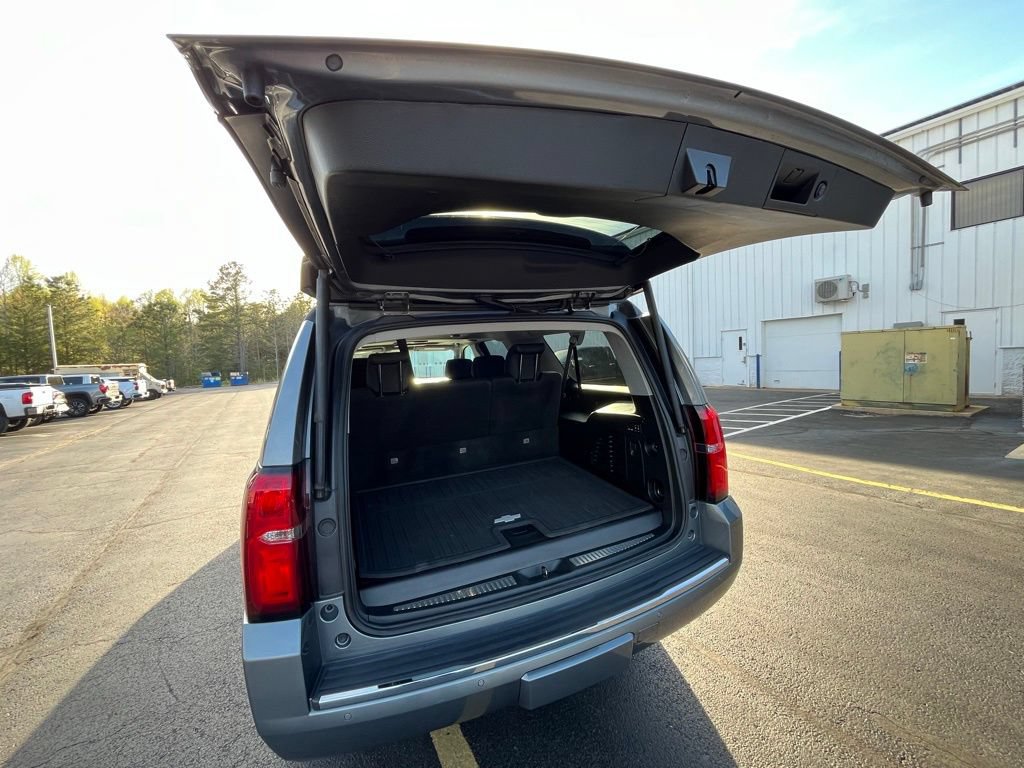 Used 2020 Chevrolet Suburban Premier AWD/4WD image 12