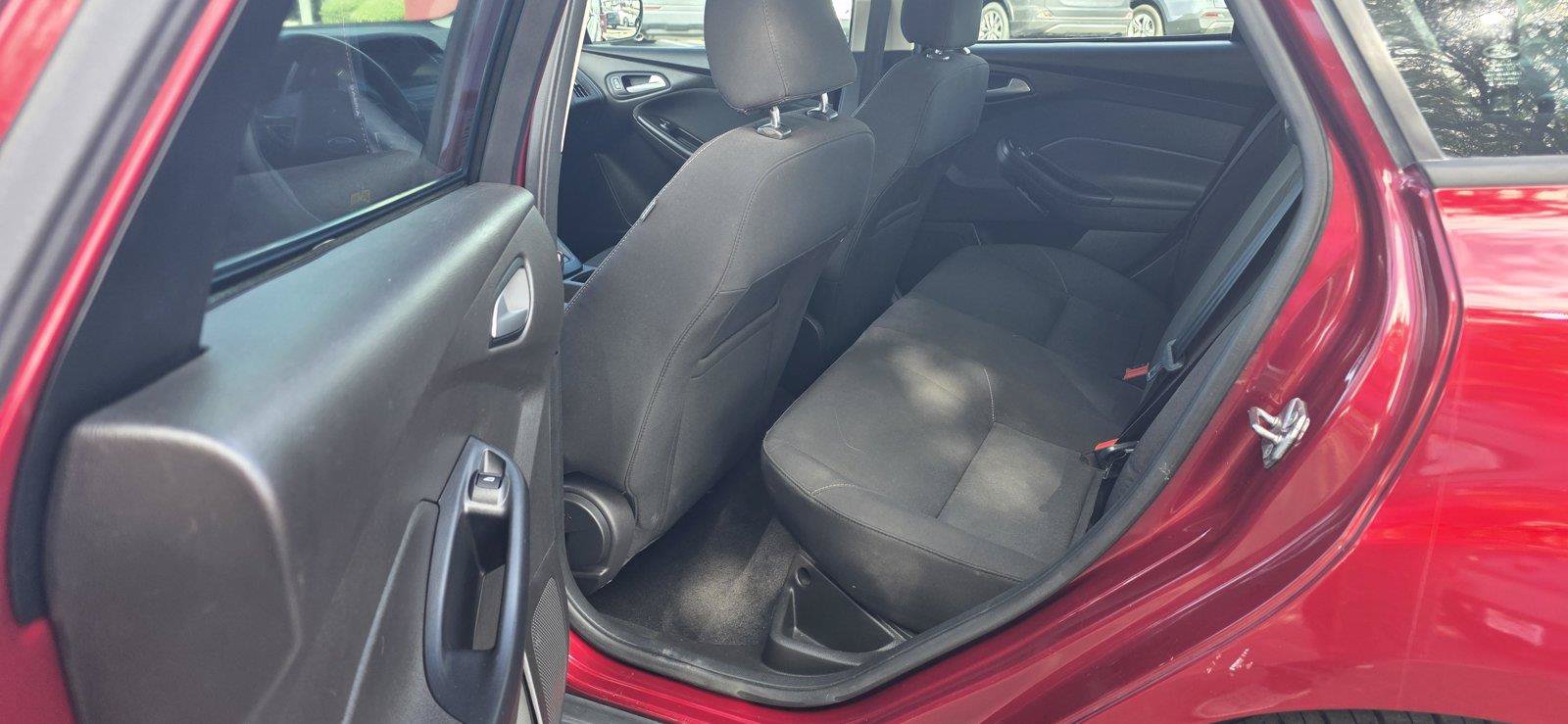 Used 2016 Ford Focus SE FWD image 12