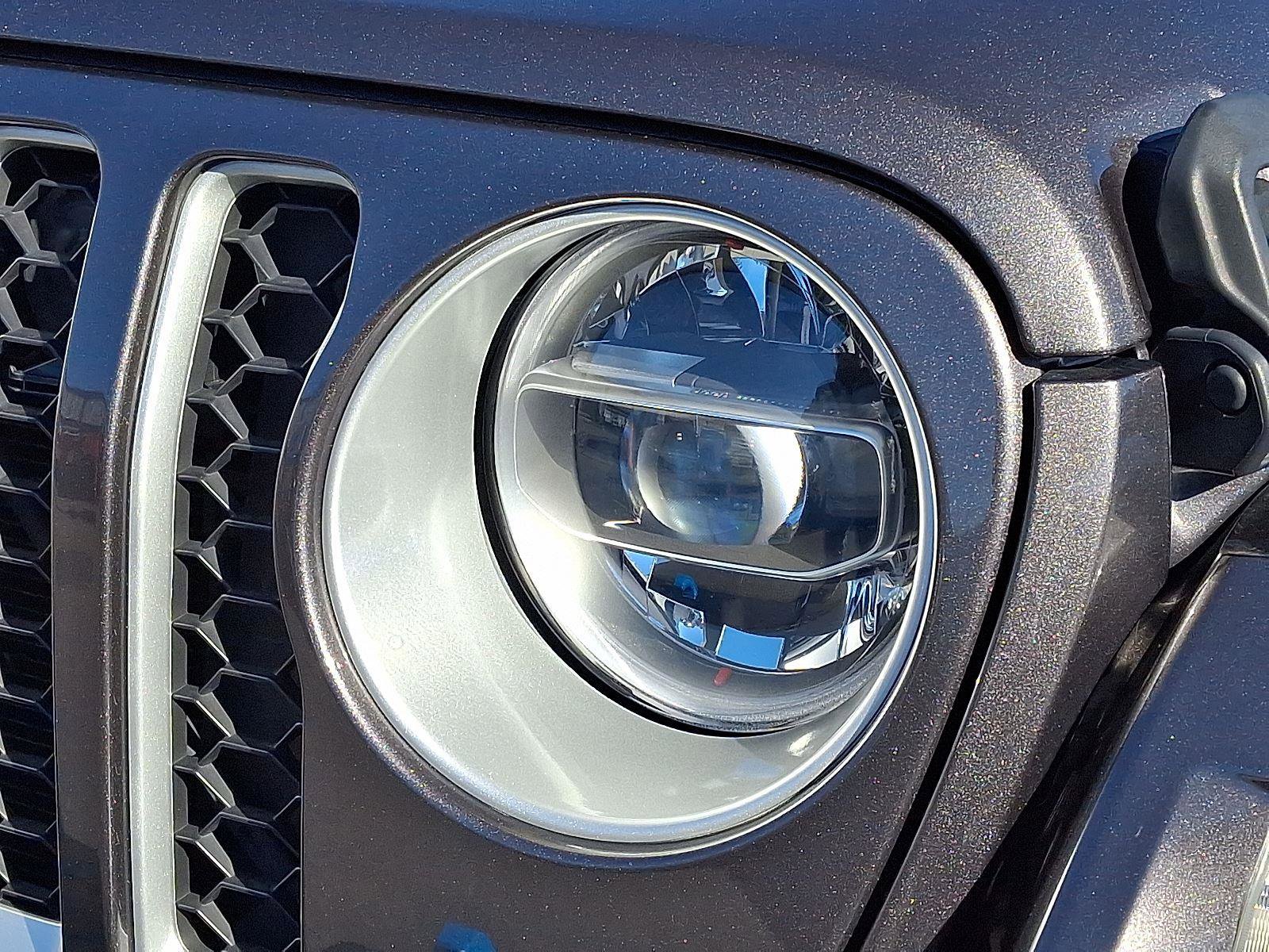 Used 2022 Jeep Wrangler Unlimited Sahara w/ Cold Weather Group image 9