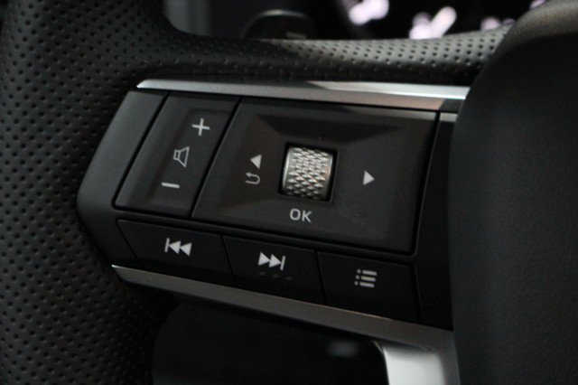 New 2025 Mitsubishi Outlander SE image 9