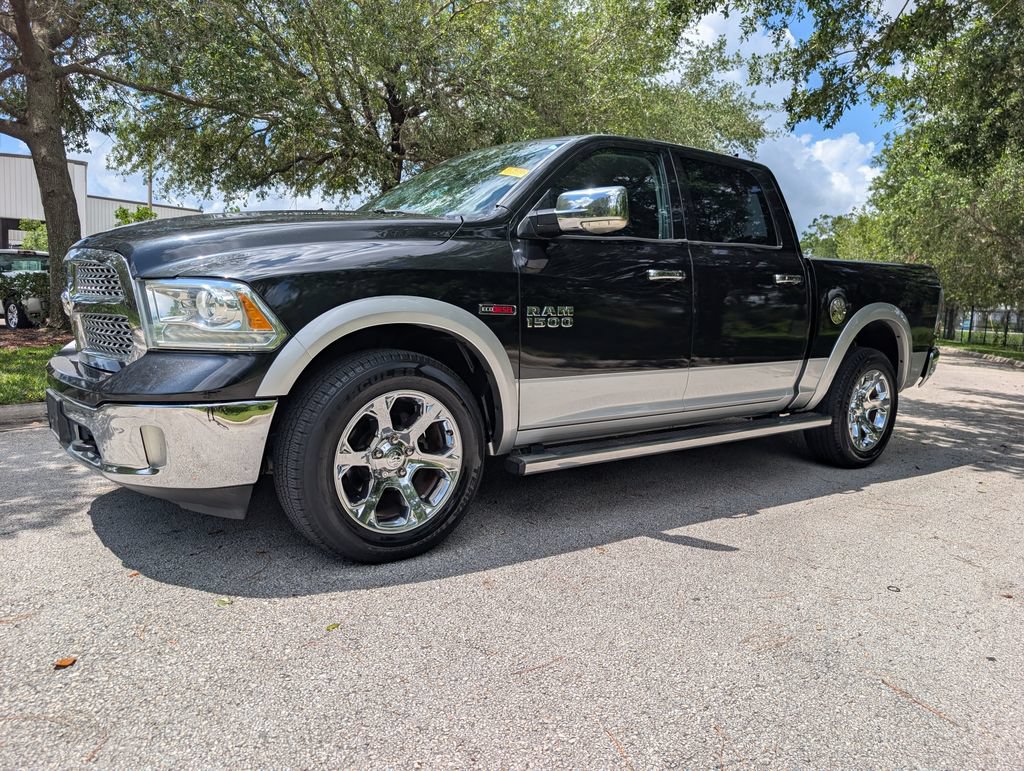 Used 2016 RAM 1500 Laramie w/ Convenience Group AWD/4WD image 3