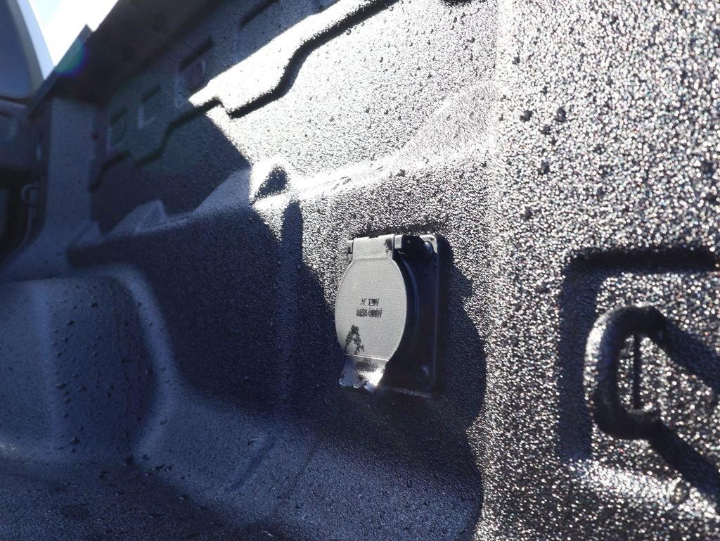 New 2026 GMC Canyon Elevation w/ Convenience Package image 29