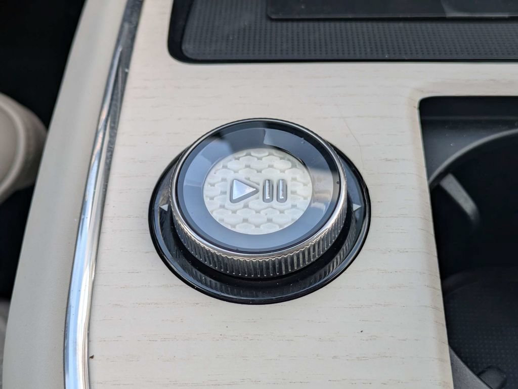 Certified 2025 Volvo EX90 Ultra AWD/4WD image 37