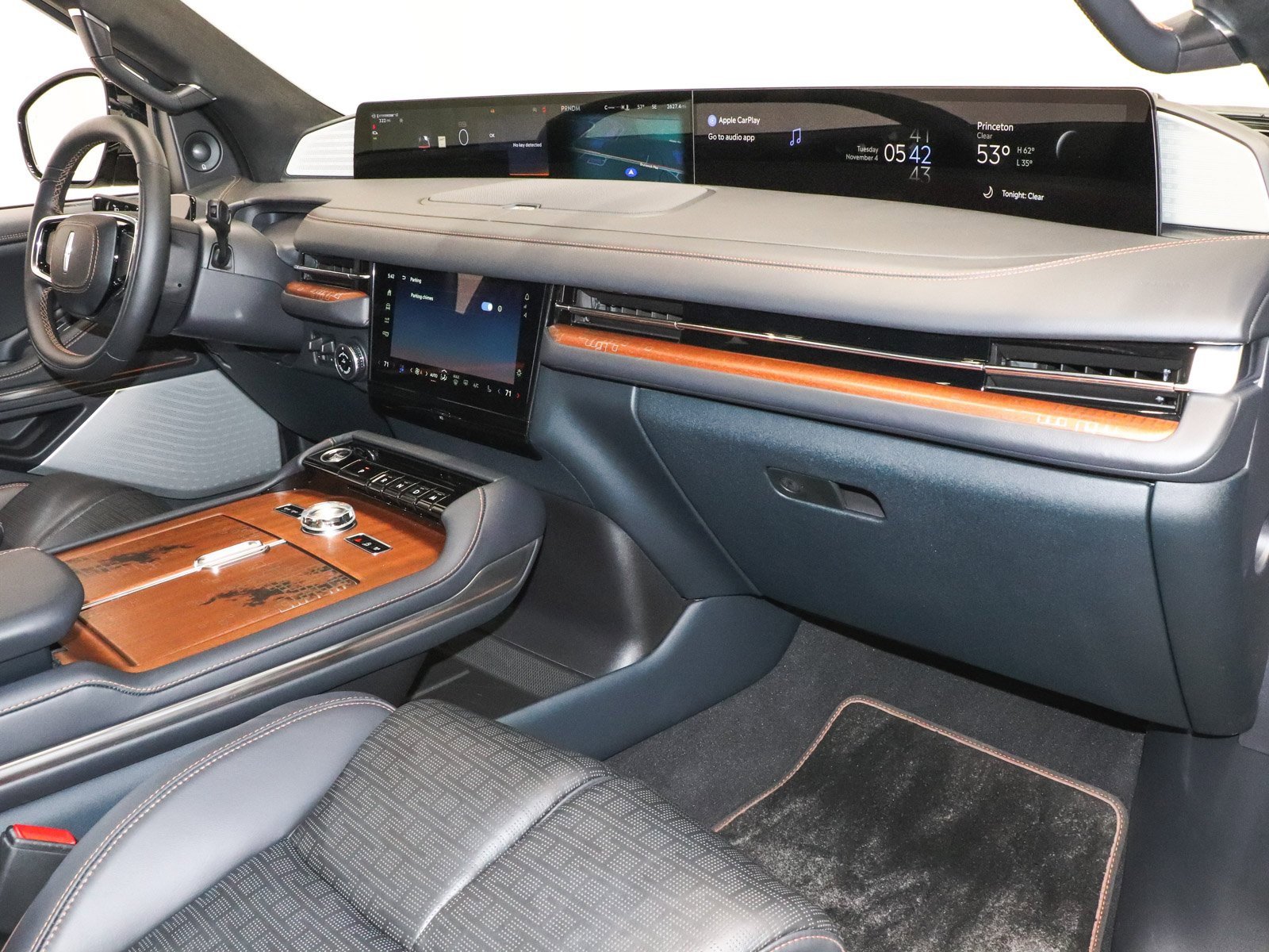 Used 2025 Lincoln Navigator Black Label image 34