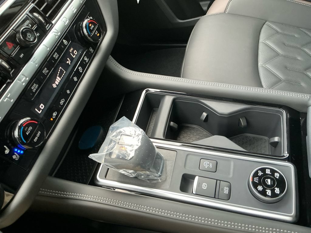New 2026 Nissan Pathfinder Platinum AWD/4WD image 28