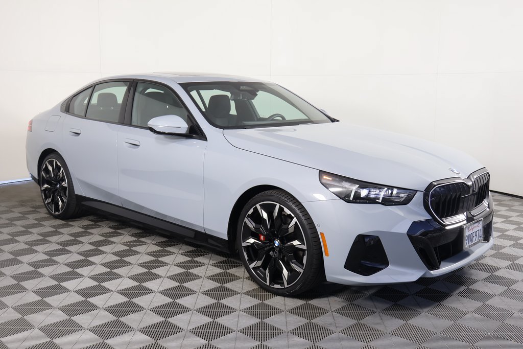 Used 2026 BMW 530i RWD image 3