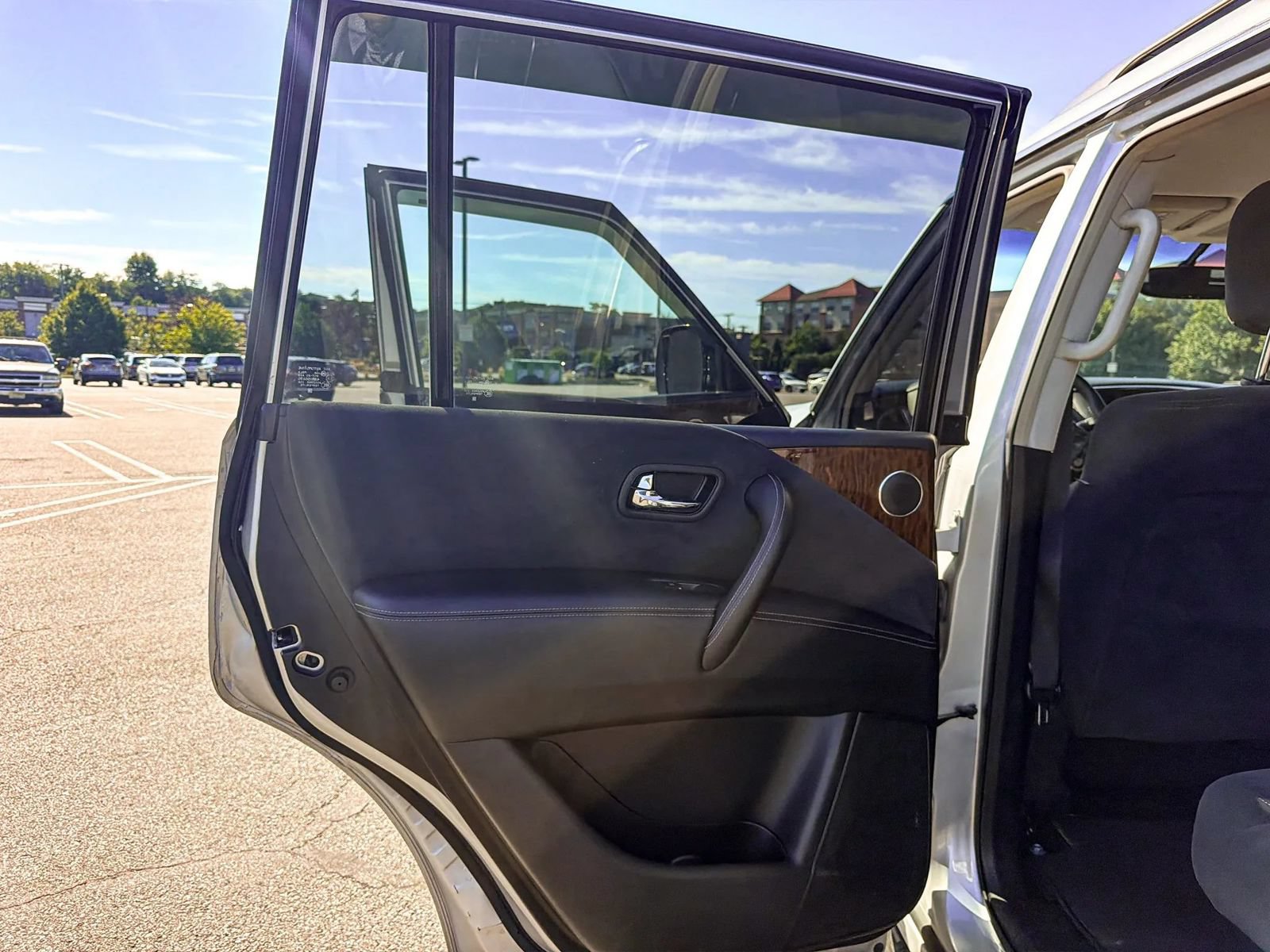 Used 2017 Nissan Armada SV w/ Driver Package AWD/4WD image 15