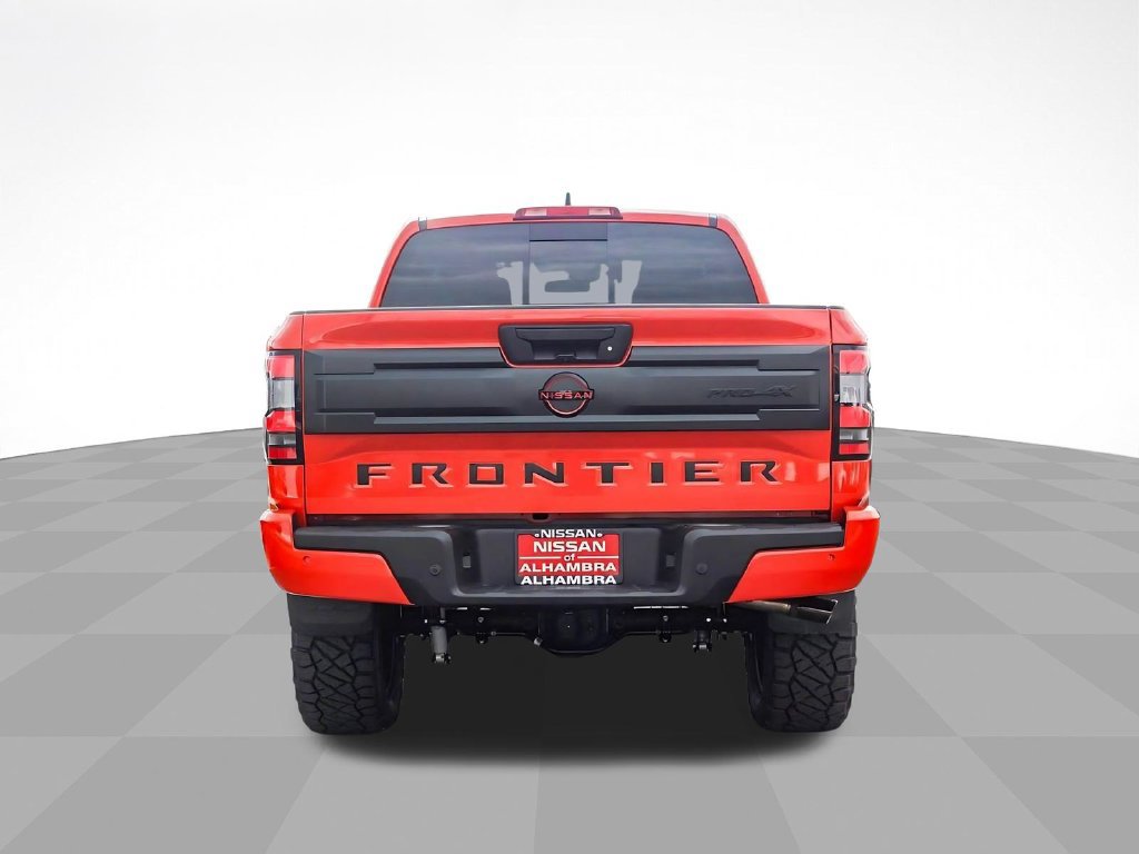New 2025 Nissan Frontier PRO-4X w/ Black Accent Package AWD/4WD image 8