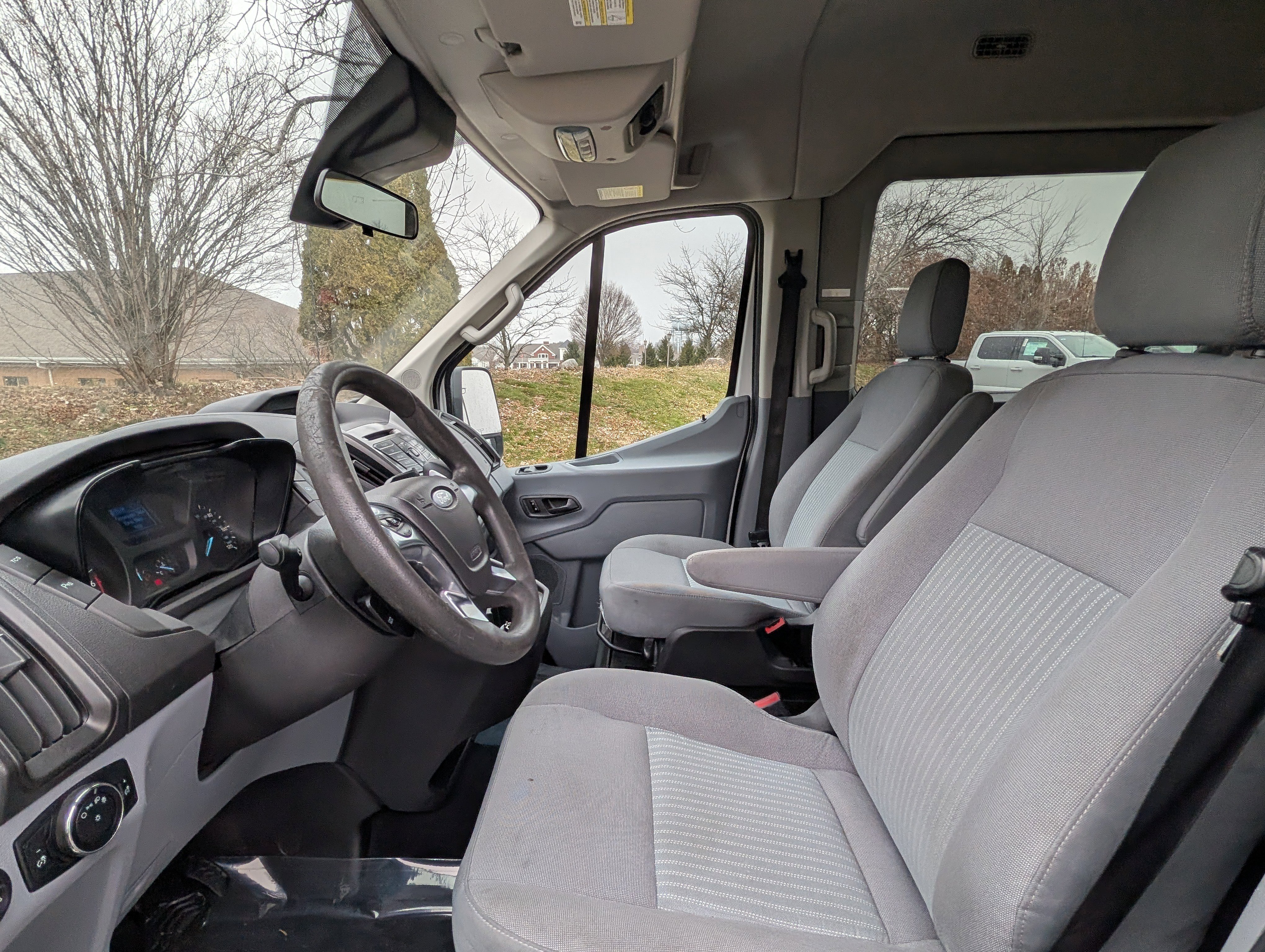 Used 2017 Ford Transit 350 XLT image 10