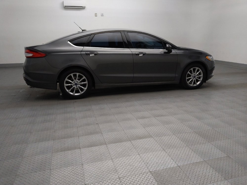 Used 2017 Ford Fusion SE w/ Fusion SE Technology Package FWD image 10