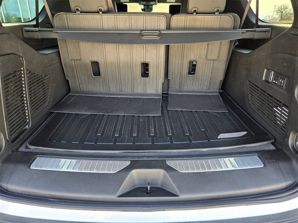 Used 2024 GMC Yukon XL Denali w/ Advanced Technology Package image 33