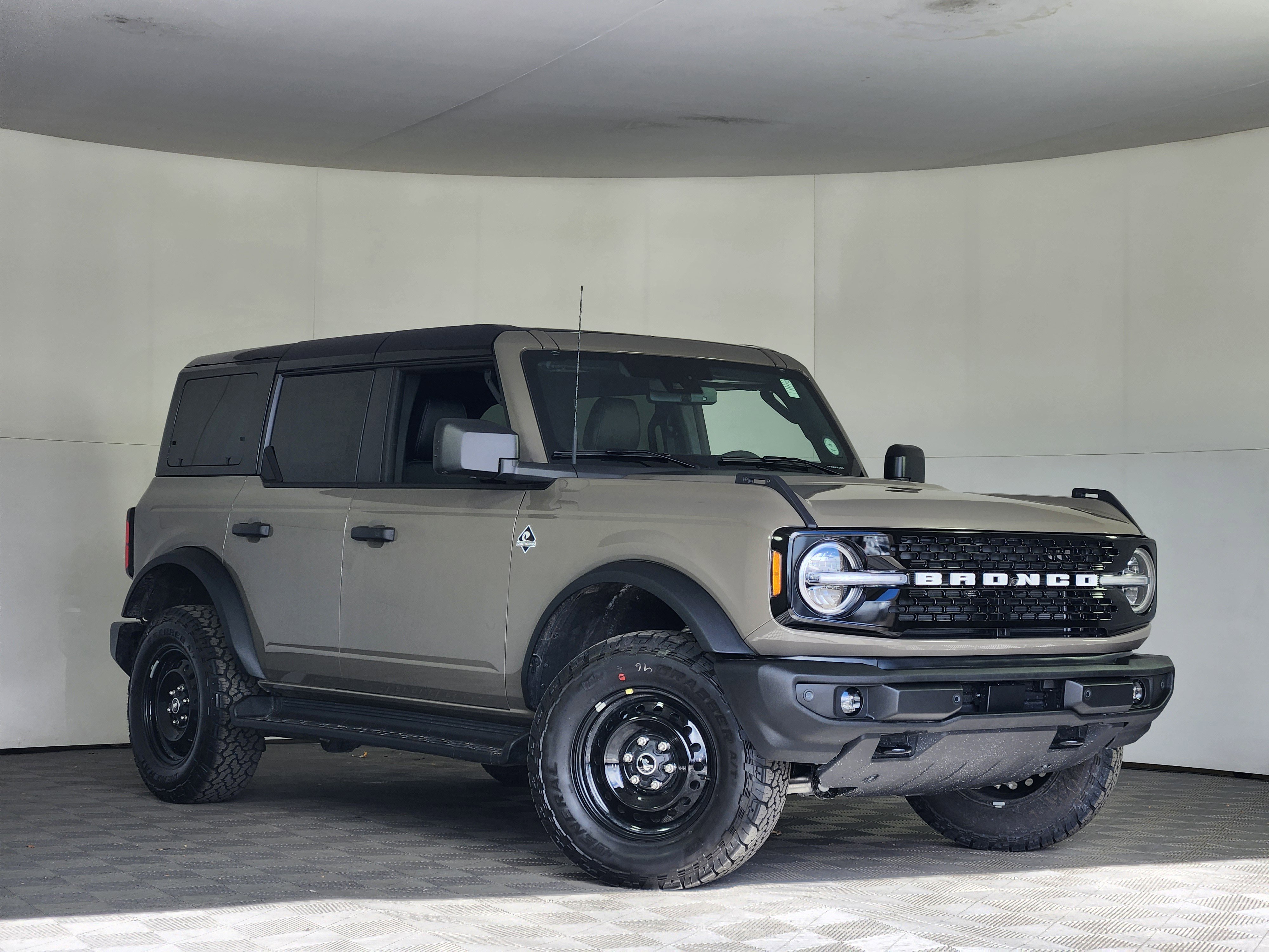 New 2026 Ford Bronco Outer Banks