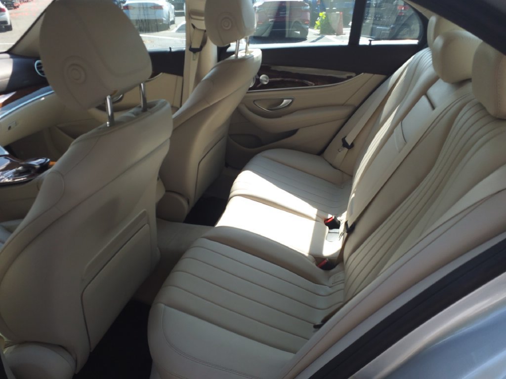 Used 2020 Mercedes-Benz E 350 4MATIC Sedan image 20