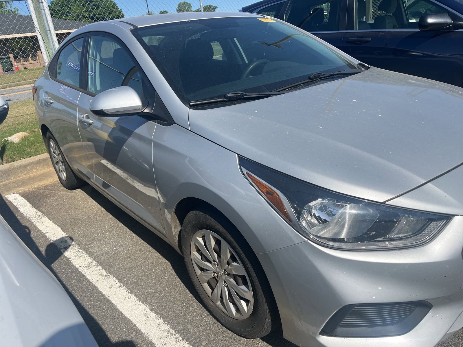 Used 2021 Hyundai Accent SE FWD image 3