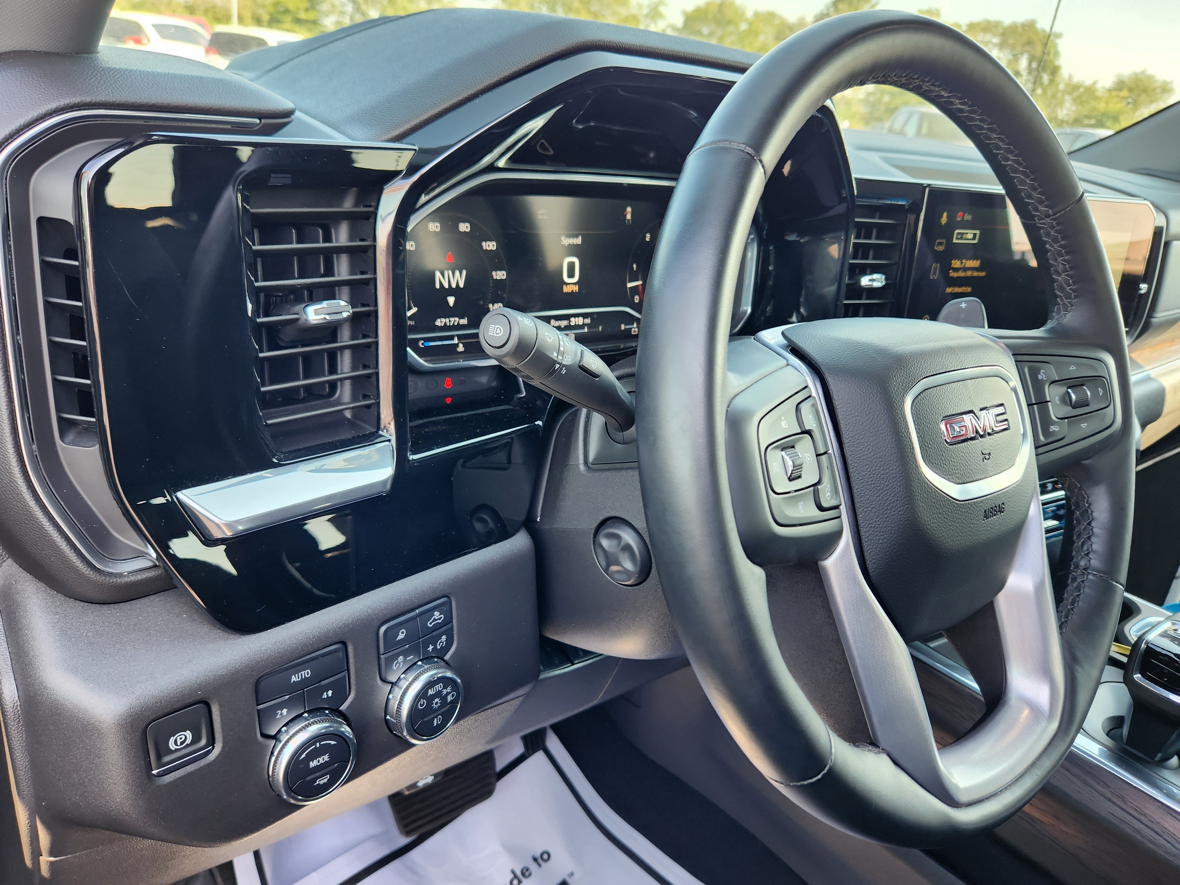 Used 2024 GMC Sierra 1500 SLT w/ SLT Premium Plus Package AWD/4WD image 25