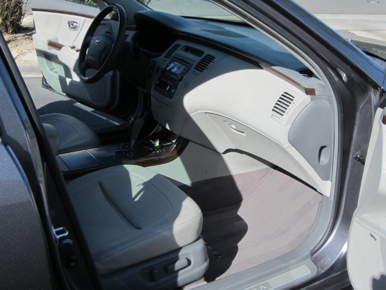 Used 2011 Hyundai Azera Limited image 20