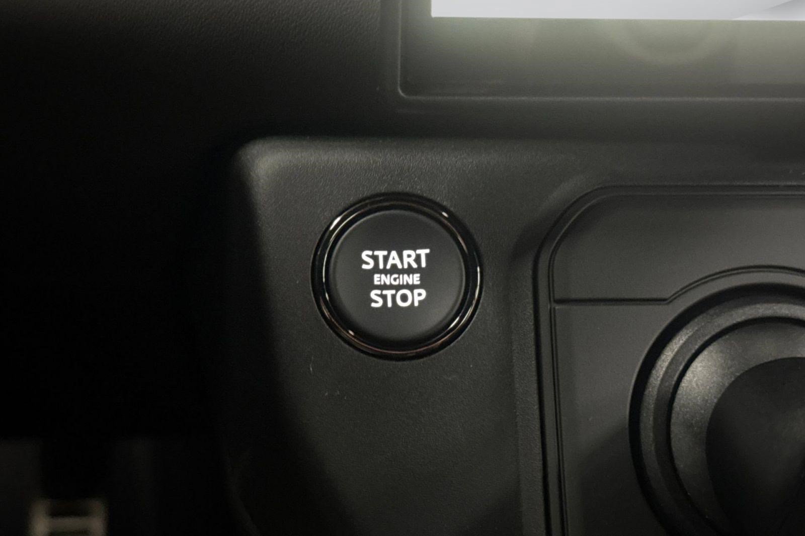 New 2026 Land Rover Defender 110 OCTA AWD/4WD image 17