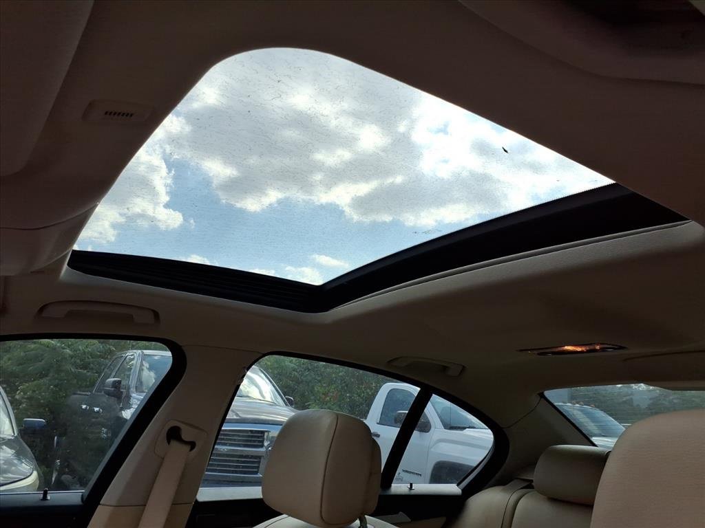 Used 2012 BMW 528i xDrive Sedan image 11