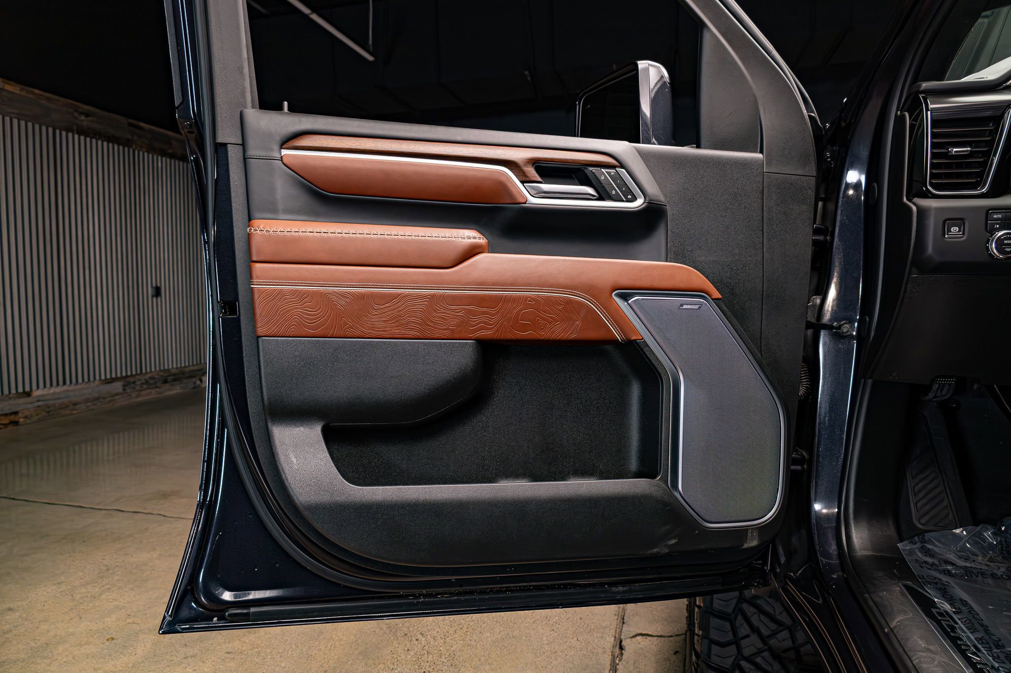 Used 2025 GMC Sierra 2500 Denali Ultimate image 32