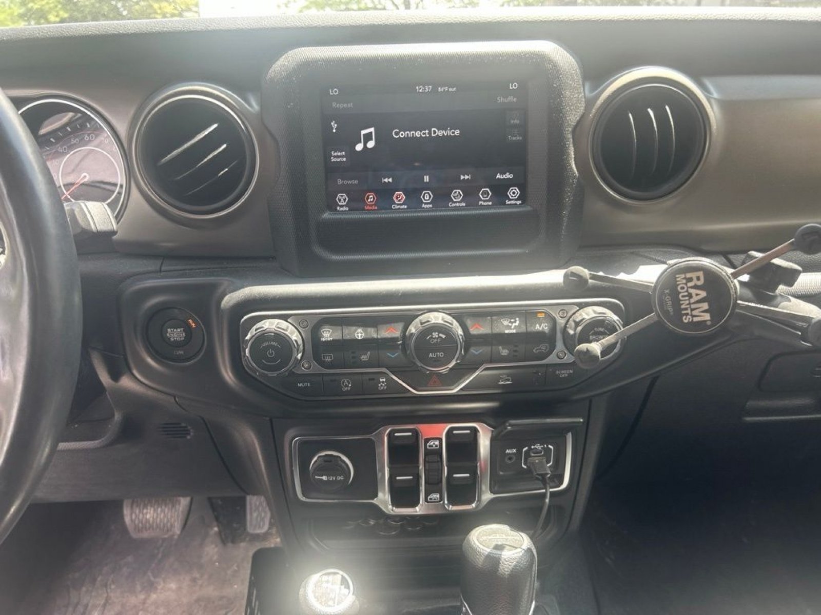 Used 2022 Jeep Gladiator Sport AWD/4WD image 16