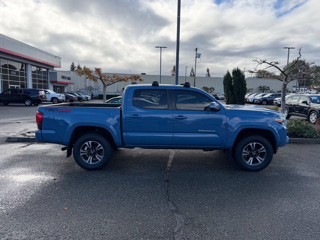 Used 2019 Toyota Tacoma TRD Sport AWD/4WD image 6