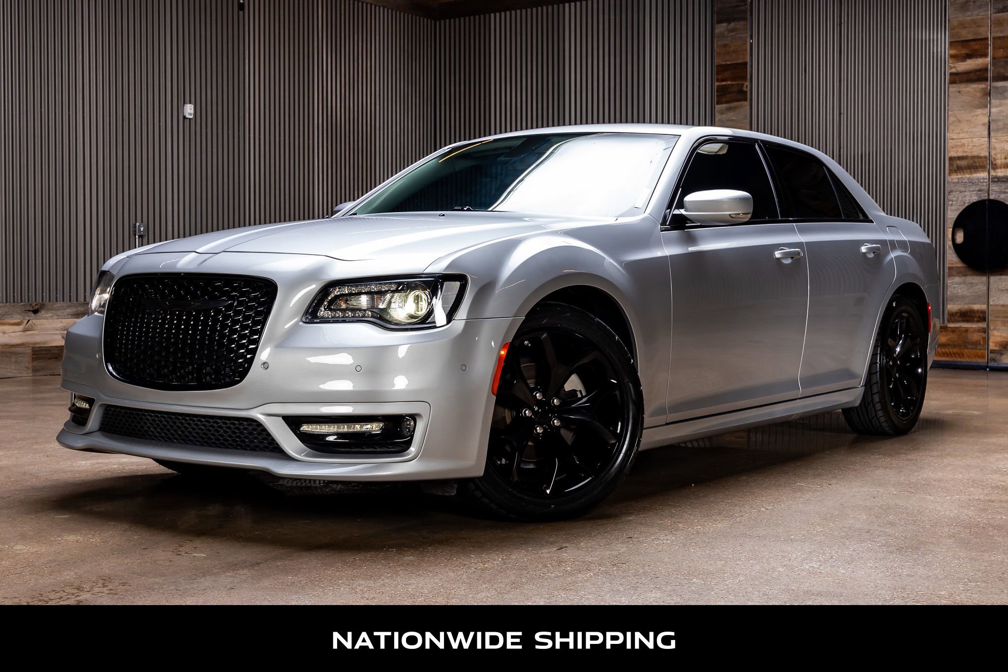 Used 2023 Chrysler 300 Touring L w/ Comfort Group RWD image 4