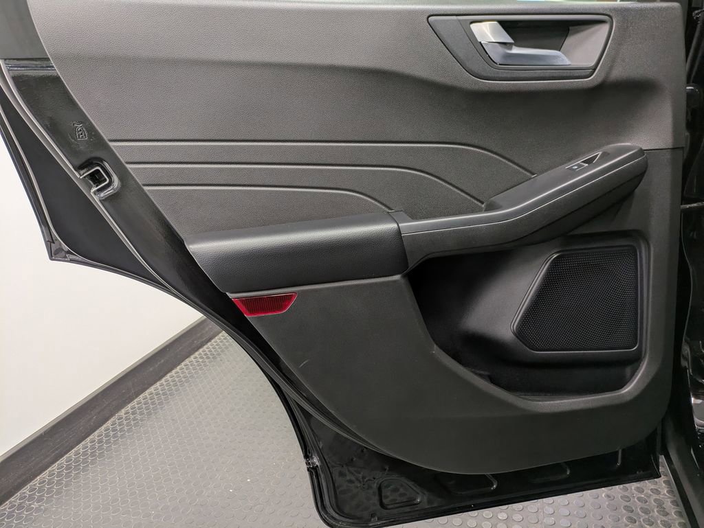 Used 2023 Ford Escape Platinum AWD/4WD image 22