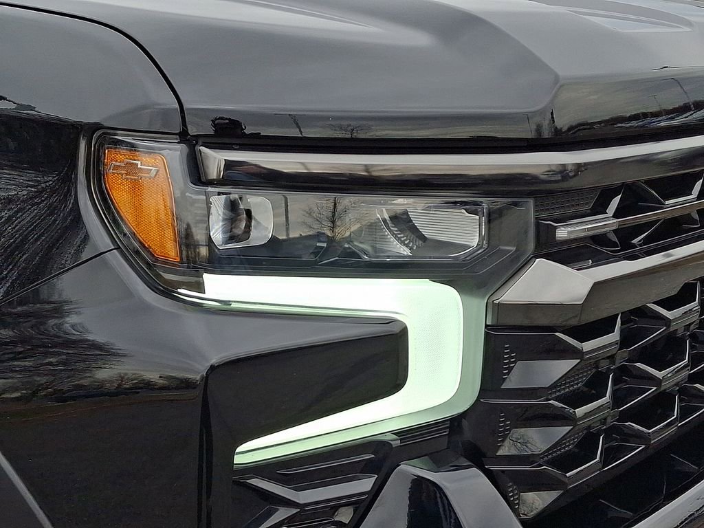 Used 2024 Chevrolet Silverado 1500 ZR2 w/ Technology Package image 9