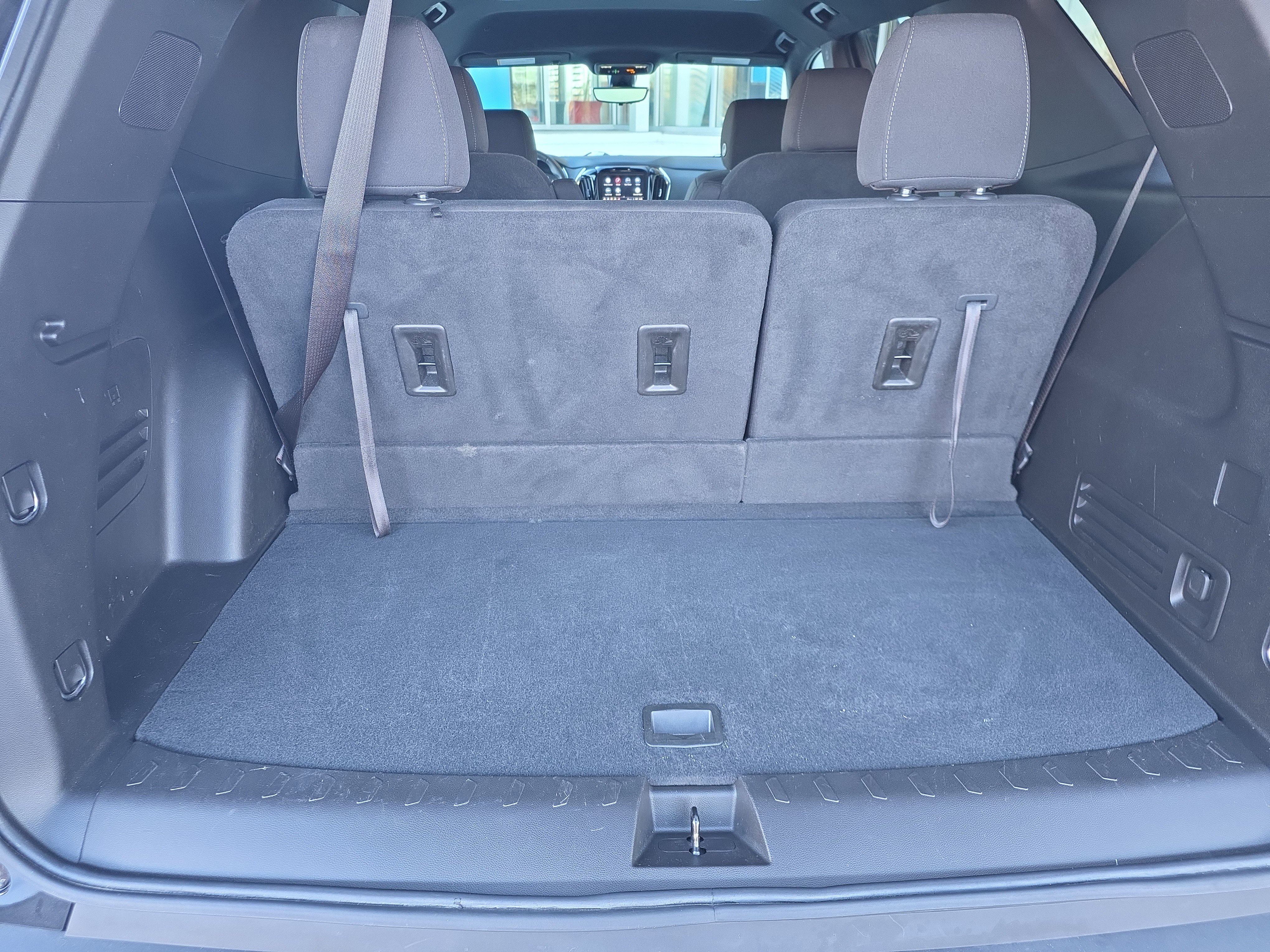 Used 2023 Chevrolet Traverse LT image 38