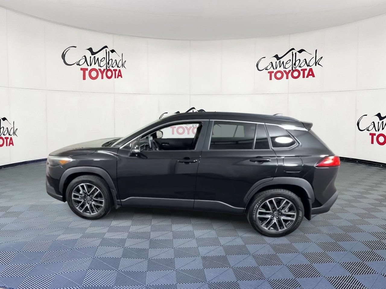 Used 2026 Toyota Corolla Cross XLE AWD/4WD image 8