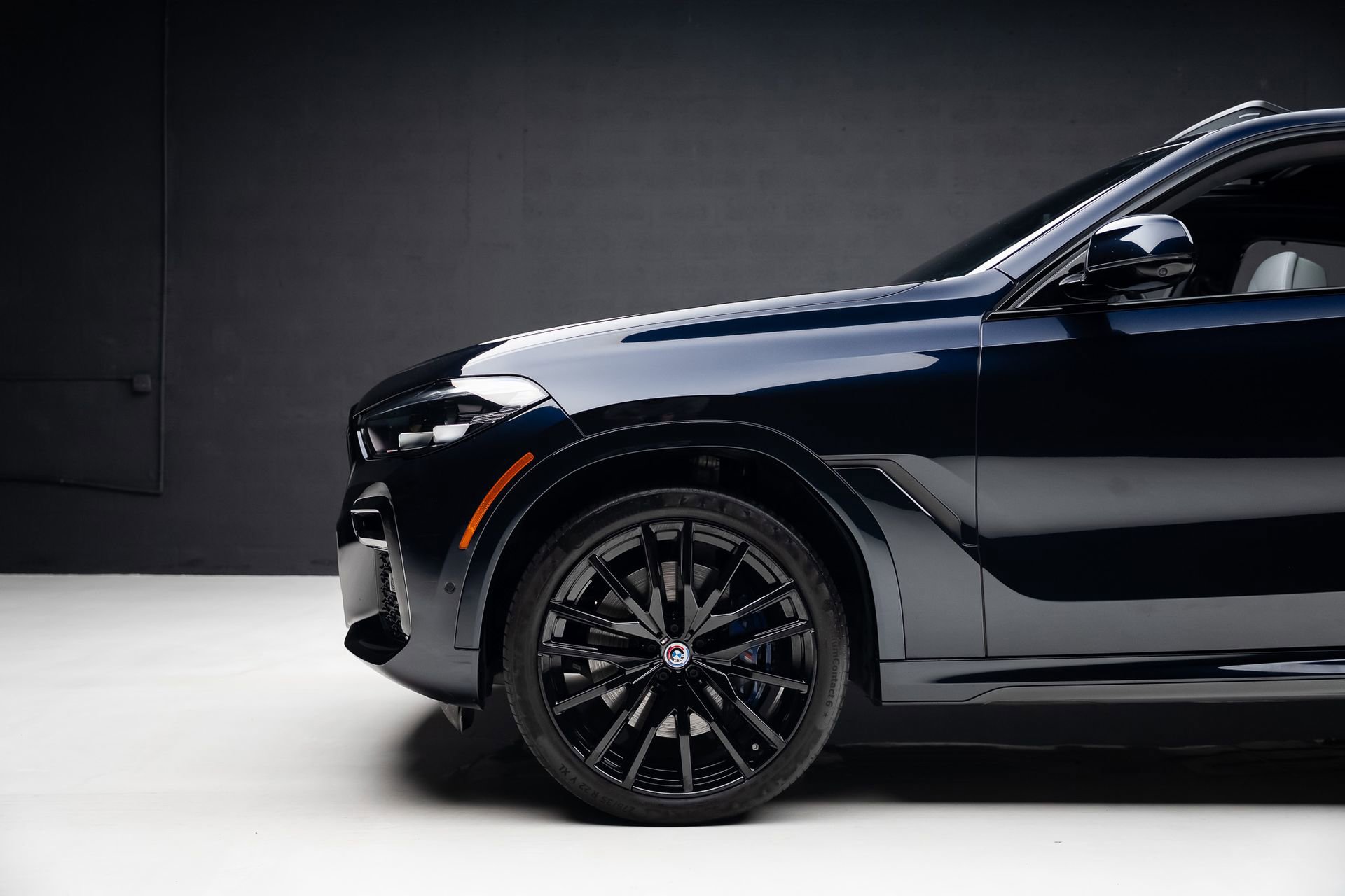Used 2023 BMW X6 M50i w/ Parking Assistance Package AWD/4WD image 18