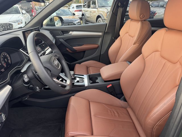 Certified 2025 Audi Q5 2.0T Premium w/ Convenience Plus Package image 24