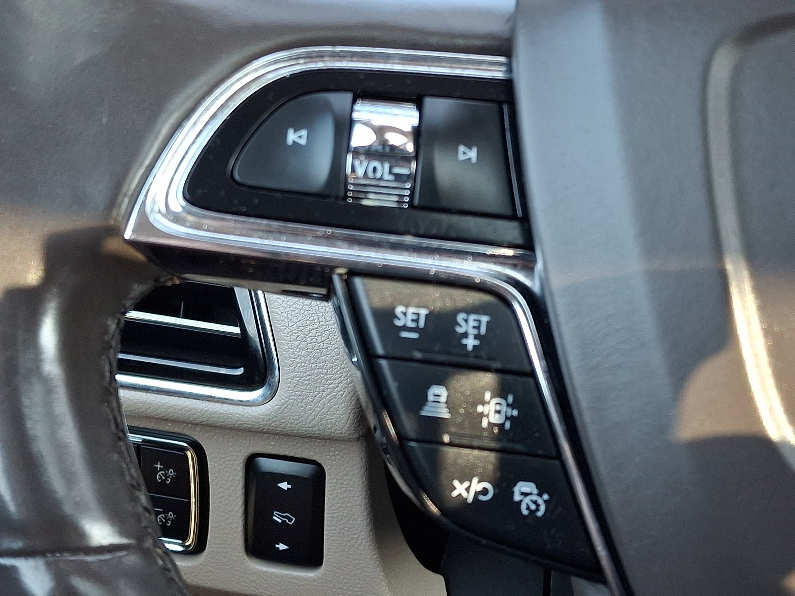 Used 2022 Lincoln Navigator Reserve w/ Monochromatic Package AWD/4WD image 23