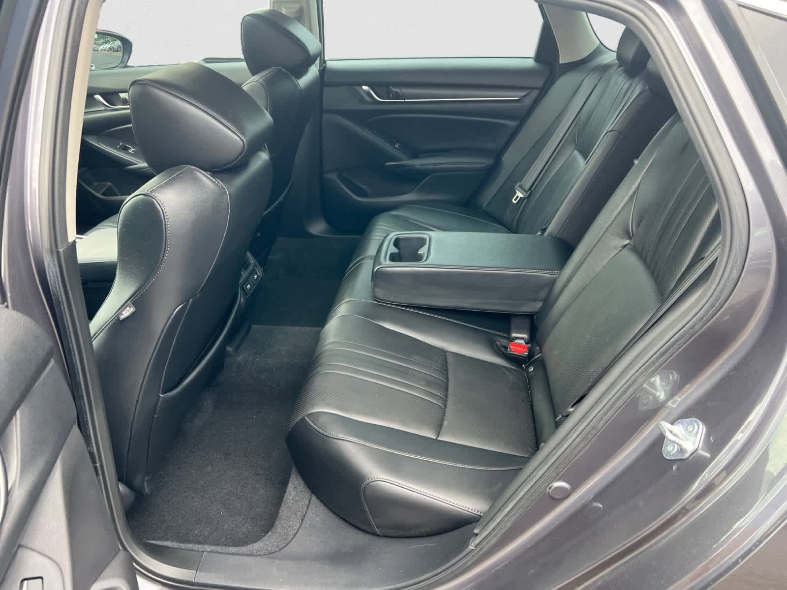 Used 2022 Honda Accord Touring image 11