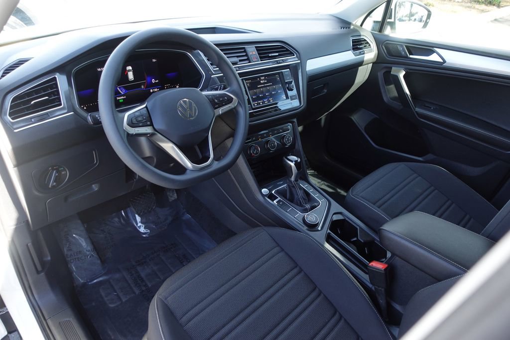 Used 2022 Volkswagen Tiguan S image 11