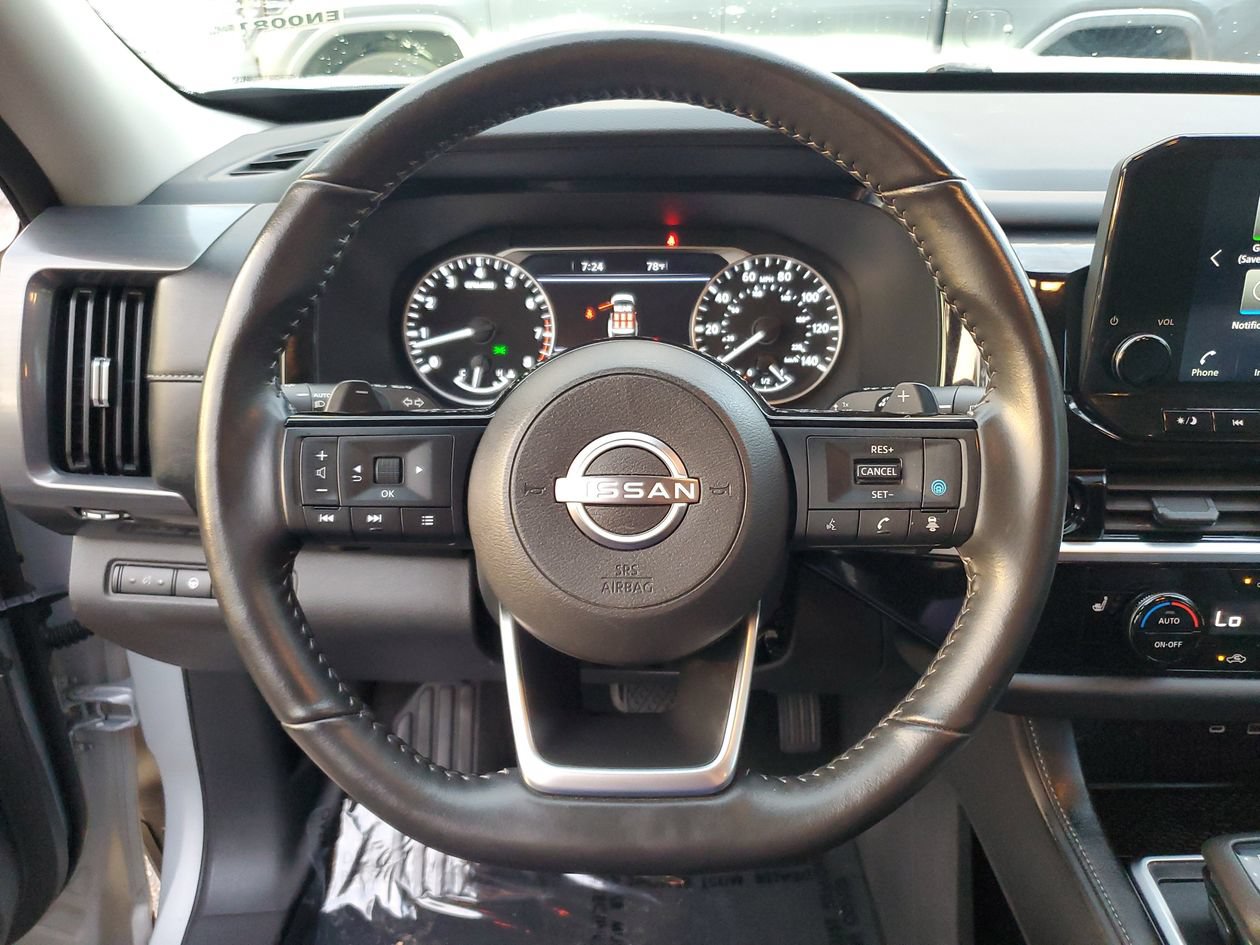 Used 2025 Nissan Pathfinder SL FWD image 20