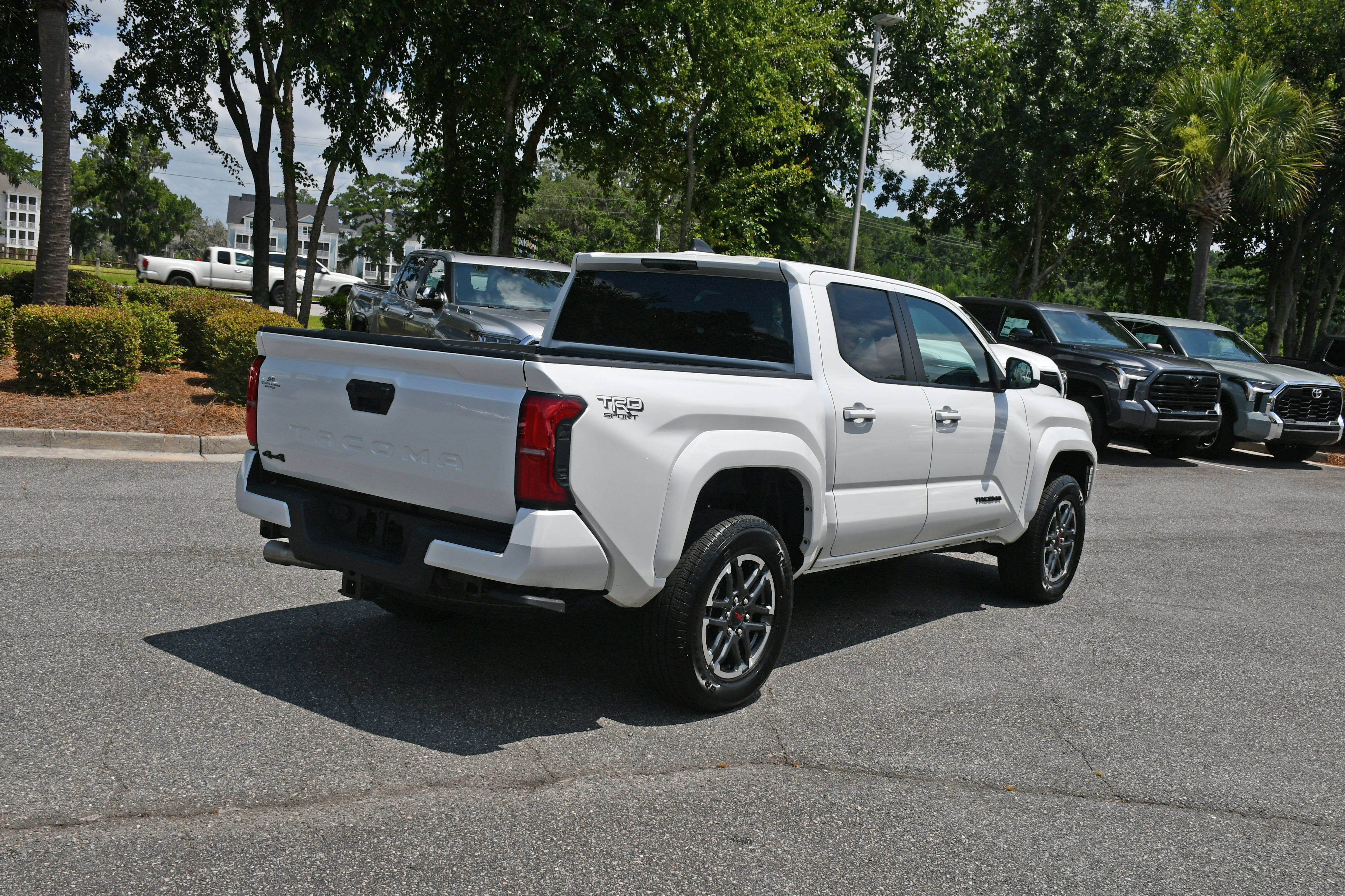 Used 2024 Toyota Tacoma TRD Sport AWD/4WD image 4