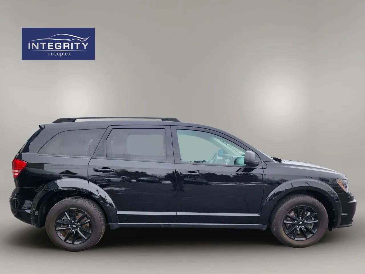 Used 2020 Dodge Journey SE w/ Blacktop Package image 2
