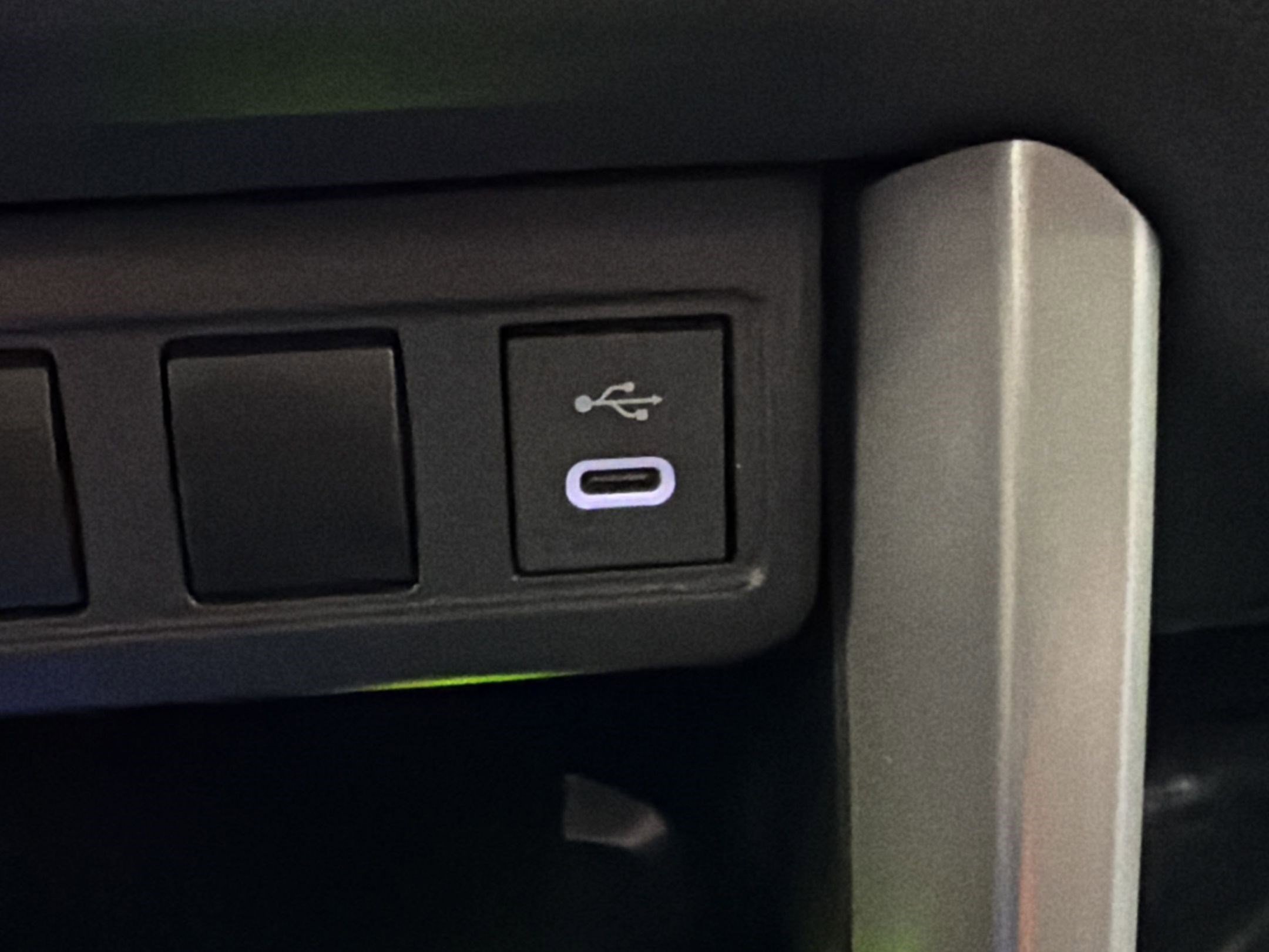 Used 2024 Toyota Corolla Cross SE image 30