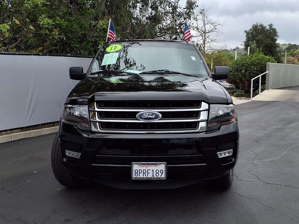 Used 2017 Ford Expedition XLT image 2
