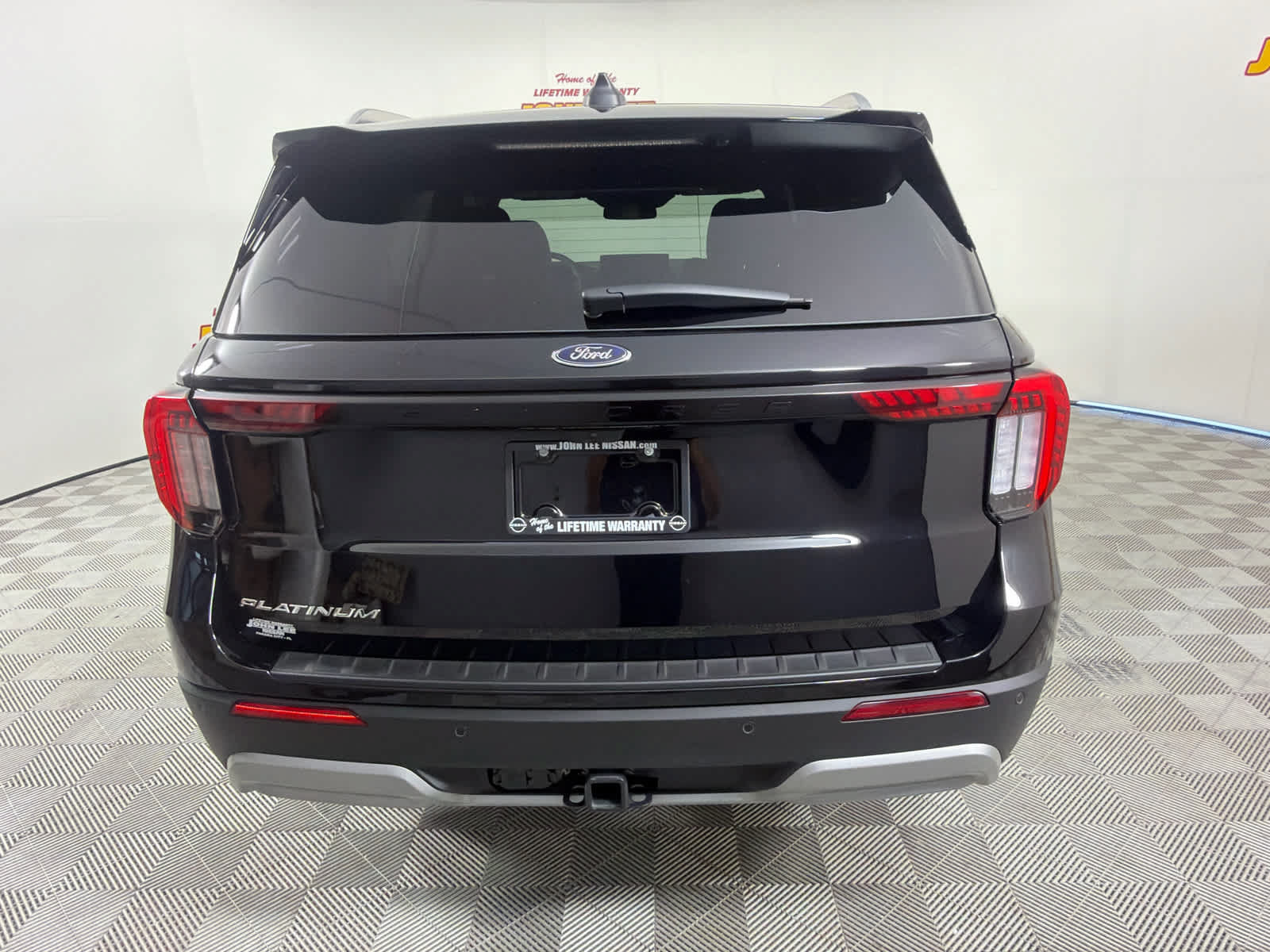 Used 2026 Ford Explorer Platinum RWD image 4